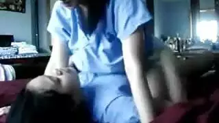 فتاة محلية تُكشف كعاهرة سيارة، غريب يداعبها