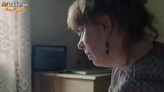 أم زوجية تمارس الجنس مع قضيب пасынок الكبير في فيديو صريح