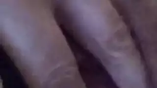 الإحليل مشاهدة أزرق العينين