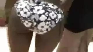 أفلام جنسية صريحة: بنات يمنيات ينكبن بقوة