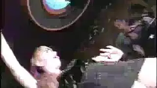 عرس جماعي جنسي: راقصة بطن تأخذه من الخلف