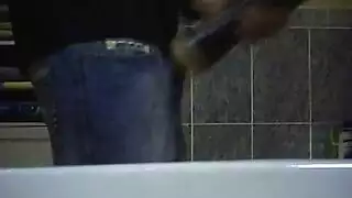 سريع وخشن: عبد يُمارس معه الجنس في لعبة خارجية