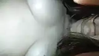 ثنائي هواة إباحي: العاهرة ذات النظارات تمص وتبلع