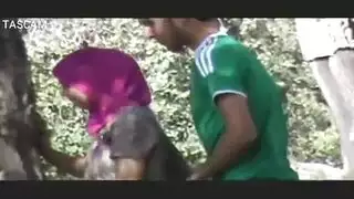 كاميرا تجسس من منظور الشخص الأول: زوجة عربية تتوسل لزوجها إنهاء العلاقة بداخلها