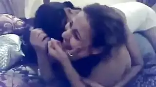 سحاق جماعي إكس إكس إكس مع عاهرات مصريات