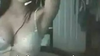 فتاة آسيوية ساخنة تأخذ قذف مجهول بعد مص من الثقب