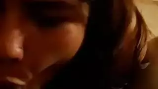 مراهقة وقحة تمارس الجنس على الشرفة مع صديق أبيها