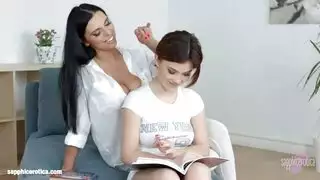 إناث جميلات في مقاطع إباحية