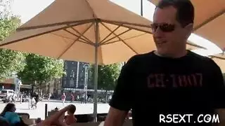 جلسة بلع عميق وجنس لسان لامرأة ممتلئة