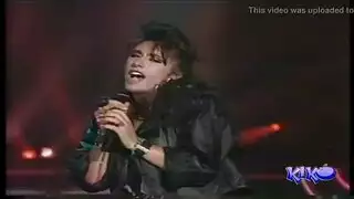 سابرينا بانكس تمارس الجنس مع رجل مقنع غريب