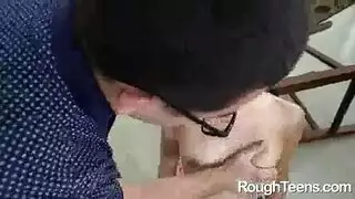 مندوب توصيل ينيك النساء عنيف قي المتزل