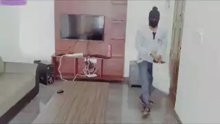 مضاجعة منزلية خاصة: ضرب كس ميلف مبلل حتى النشوة