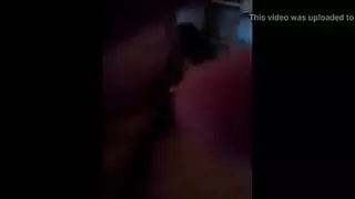 العبث بنفسها أثناء دورتها: محتوى إكس إكس إكس