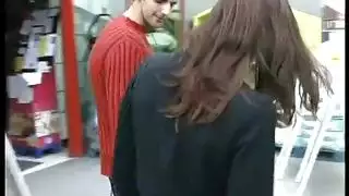 جماع بجانب الغسالة مع خادمة منزلية إسبانية ذات صدر كبير