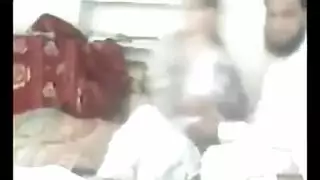 عشاق باكستانيين وعراقيين في حركة إباحية مثيرة