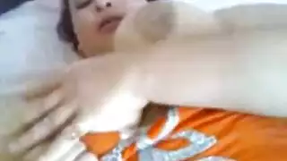 إباحية عربية: المطلقة ميادة تتعرض كسها للتدكيش القاسي