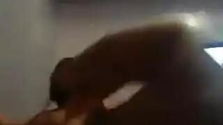 جنس شرجي عربي صريح: مشكلة قذف داخل المؤخرة على الكاميرا