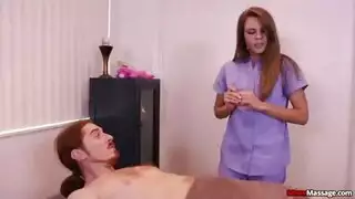 رحلة حافلة إكس إكس إكس مصر: حفلة أورجي جنسية عامة