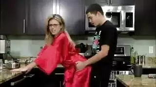 الابناء يتبدلن الأمهات