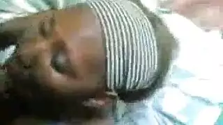 فتيات برازيليات مثيرات يتم تلبيدهن بقوة