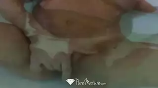 حمّل مشهد السكس الحارّ: أسود على بيضاء