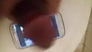 فتيات مراهقات فاسقات تدنس راهبة مقدسة في كشك اعتراف إباحي صريح