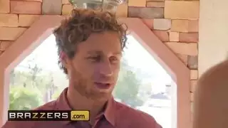 عقاب البنت فى المنزل ويرجع يضربها