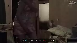 أم روسية مثيرة تسيطر باستخدام قضيب اصطناعي