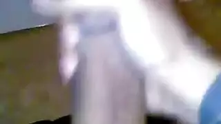 مهووس بالاستمناء: يضخ زبه الصلب حتى الانفجار