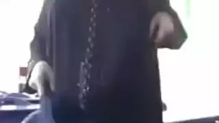 تمارس العاده وتنزل فى الاسانسير