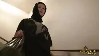 شباب يغتصبو عجوز بالغابة