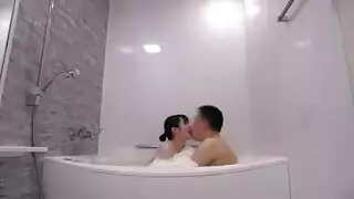 مؤخرة ناضجة تنشق بواسطة حصان سمين