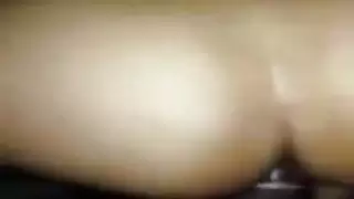 فتاة شرق أوسطية مثيرة تحب أفلام القضيب الأسود الكبير الإباحية