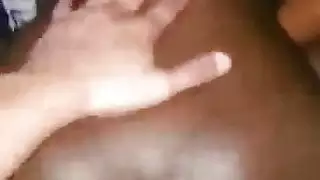 الجمال العربي الأسمر يخضع للإيلاج المزدوج