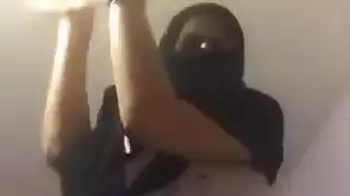 إباحية عربية قاسية: جنس جماعي وقذف