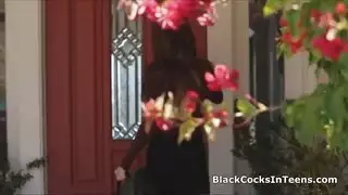 محامية في الخدمة تأخذ شرج قاسي وتمص زب
