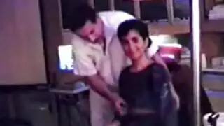 أشرطة جنس سرية للطبيب العربي: مضاجعة المرضى على سرير الفحص