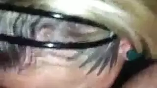 مص قضيب سميك غير مختون قبل البث