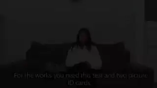 تدليك إباحي: مراهقة تمارس الجنس وتدفق على صدره الأسمر