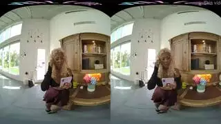 تعبت من الجنس الرقيق، فطلبت من عشيقها أن ينكح حلقها ومهبلها بقوة