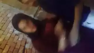 خطيبة تتحول للقذارة: مداعبة ساخنة وجنس قوي