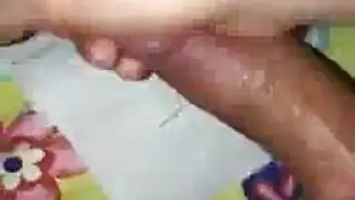 تمزق ذلك القميص وتفتح ساقيها على مصراعيهما