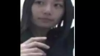 توم المفلس يستمني لفتاة سمراء موشومة مثيرة