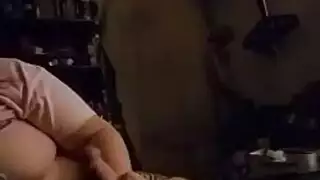 خيانة العميل تتحول إلى جنس صارخ وقاس