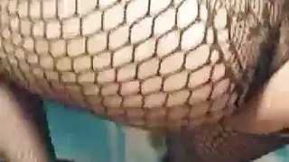 مدام نسمة الناضجة تتعرض طيزها للتمزق في درس خصوصي