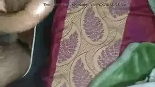 صديقته الساخنة تحصل على قذف شرجي في الحمام