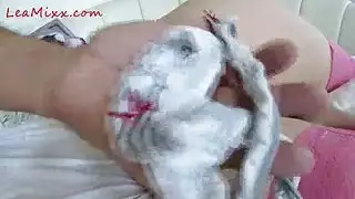 سكس يغتصب امه في الطيز