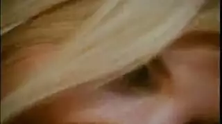 فتيات تمثيل أدوار ممتلئات في مشاهد إباحية