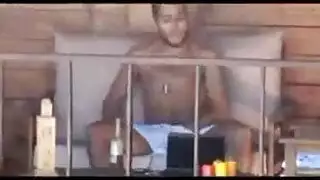 رجل مستقيم لاتينا
