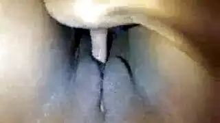 سحاقيات جائعات للقضيب تشاركن قضيباً سميكاً